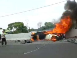Insiden Terbakarnya Nissan GT-R di Tol Cibubur