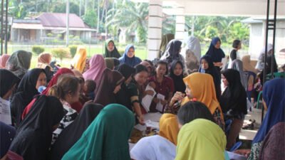 DPPKBP3A Kabupaten Pasaman Barat bekerjasama dengan BKKBN Provinsi Sumbar mengadakan pelayanan KB gratis di Kampung III Mahakarya Kecamatan Luhak Nan Duo
