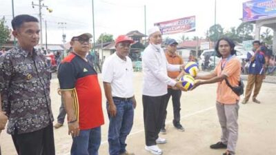 Turnamen Bola Voli MPH Cup IV Pisang Hutan Sasak Dimulai