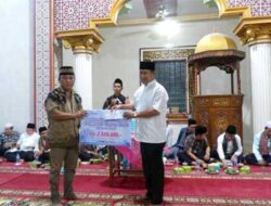 Tim Safari Ramadan Provinsi dari UNP Sambangi Masjid Nurul Iman Simpang Tolang Pasbar