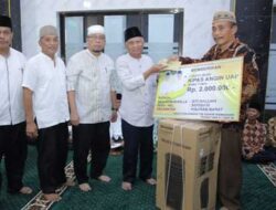 Bupati H. Surya dan Sekretaris Daerah John Hardi Nasution kunjungi Masjid Siti Halijah Kelurahan Sidodadi, Kecamatan Kota Kisaran Barat
