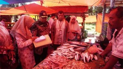 TPID Pasbar Sidak Harga Bahan Pokok ke Pasar Aia Gadang dan Pasar Manggonang