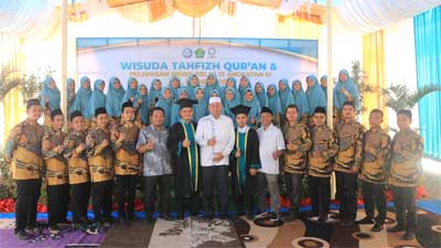 Al Kahfi Pasbar Wisuda Tahfiz Qur'an dan Pelepasan Siswa Kelas IX Angkatan IV