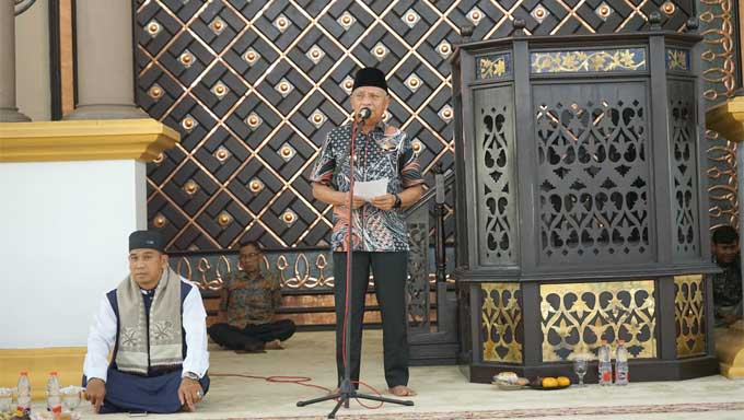 Bupati Asahan, H. Surya, mengikuti Pengajian Akbar Kecamatan Kota Kisaran Barat di Masjid Agung H. Achmad Bakrie Kisaran