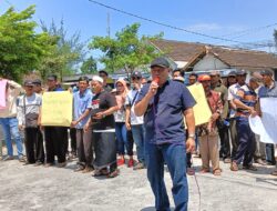 MPKB Unjuk Rasa di DPRD Kabupaten Blitar Tuntut Tambang Ilegal Ditutup