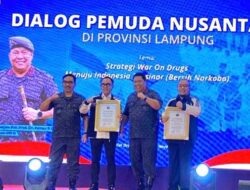 Ketua DPD GRANAT Lampung dan Bupati Way Kanan Terima Penghargaan dari BNN