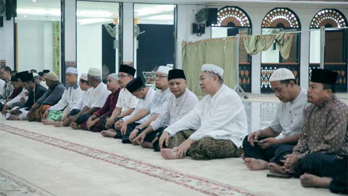 Bupati Asahan Ikuti Pengajian Subuh Masjid Agung H Achmad Bakrie Kisaran