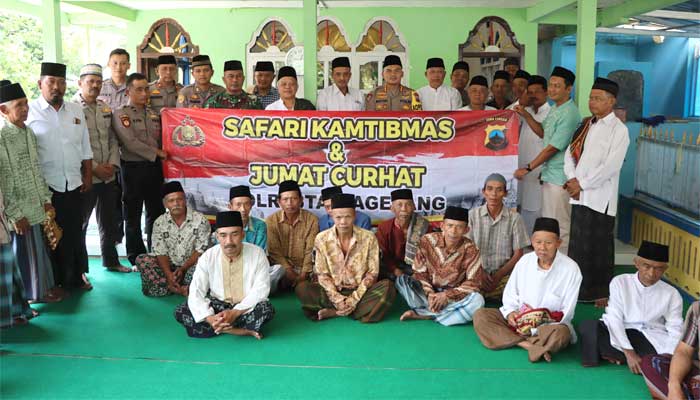 Kapolresta Magelang Sambang dan Sumbang Masjid Nurul Huda Tambakwaru