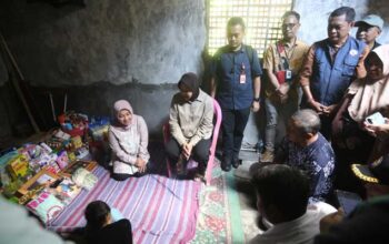 Keluarga korban rudapaksa ayah tiri di Surabaya