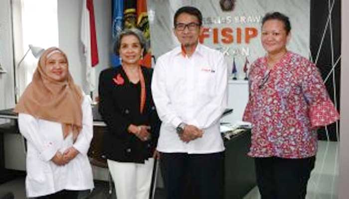 Foto bersama delegasi Pemerintah Australia dan Dekan FISIP Universitas Brawijaya Malang, Jawa Timur