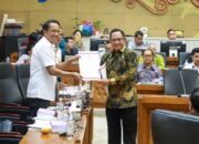 Rapat Pleno Raker Pengambilan Keputusan Hasil Pembahasan RUU tentang Provinsi Daerah Khusus Jakarta di Ruang Rapat Badan Legislasi (Baleg) DPR RI