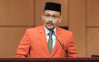 Senator asal Aceh, H Sudirman atau Haji Uma