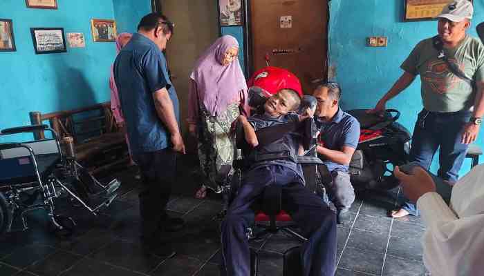 Ngadu ke Mensos, Penyandang Disabilitas dari Bandung Dapat Layanan Fisioterapi Gratis